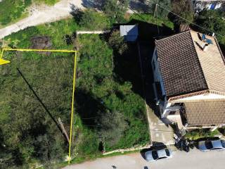 Aerial view and border of the property