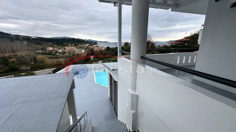 Θέα από μπαλκόνι