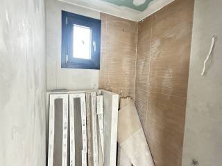 Forumland Real Estate, Μπάνιο