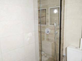 Forumland Real Estate, Μπάνιο