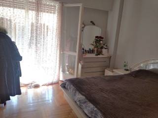 Megalo Y/D prosopses me mpalkonoporta