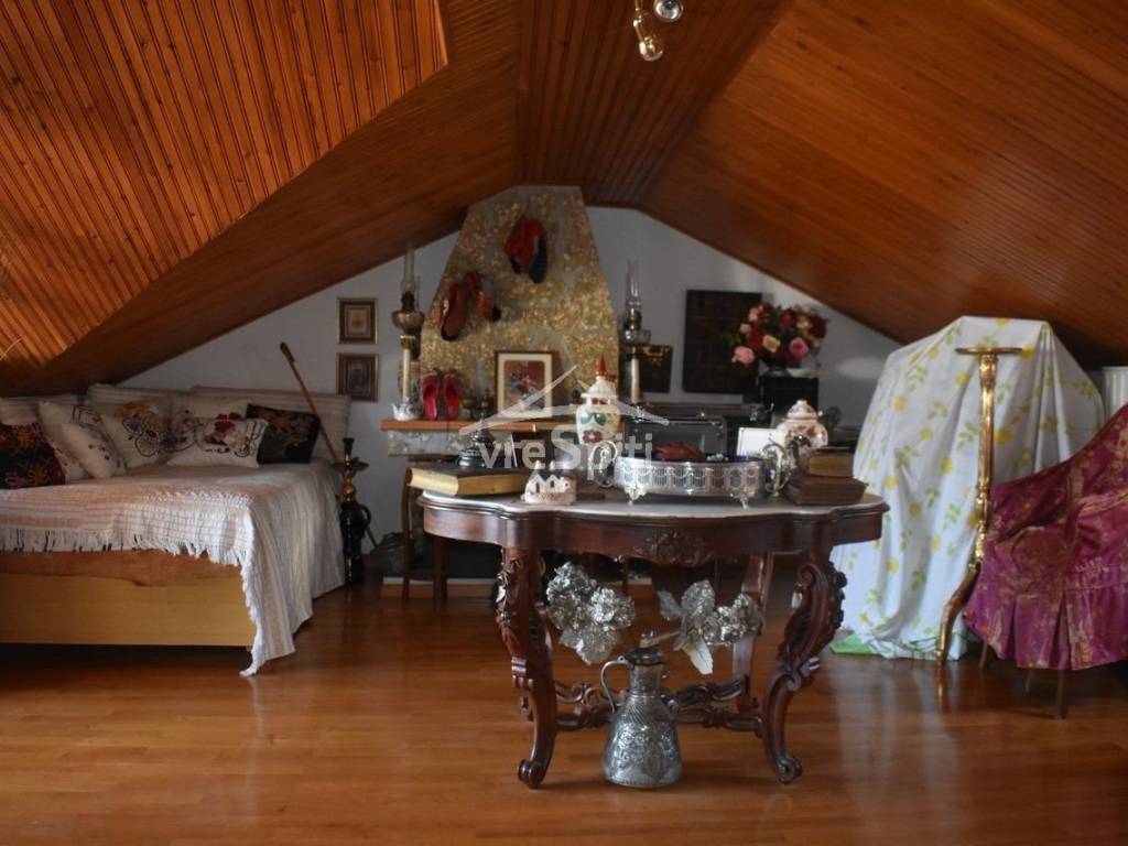 ΕΣΩΤΕΡΙΚΗ ΑΠΟΨΗ ΤΗΣ ΚΑΤΟΙΚΙΑΣ