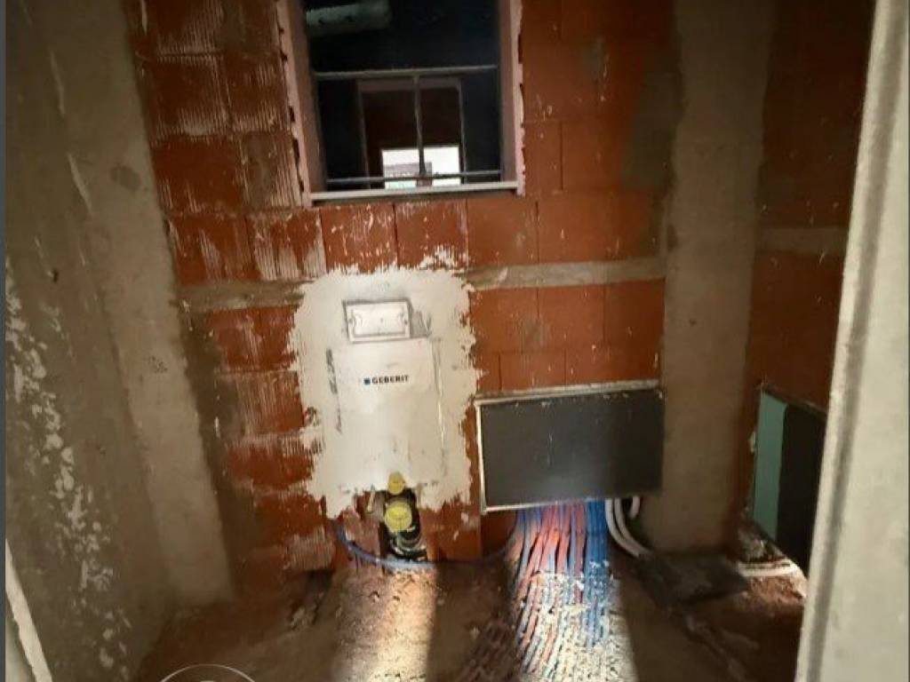 Forumland Real Estate, Μπάνιο