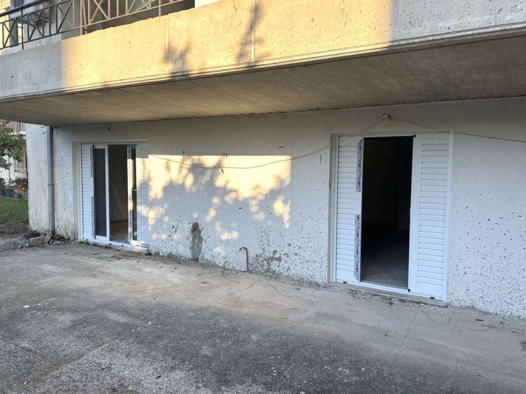 SE OMORPHE KAI ESYCHE GEITONIA