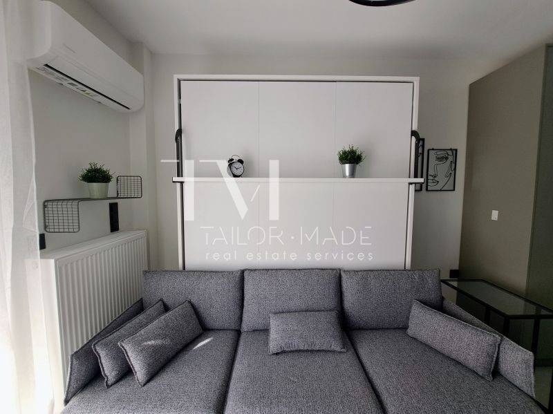 Αναδιπλούμενος καναπές-κρεβάτι