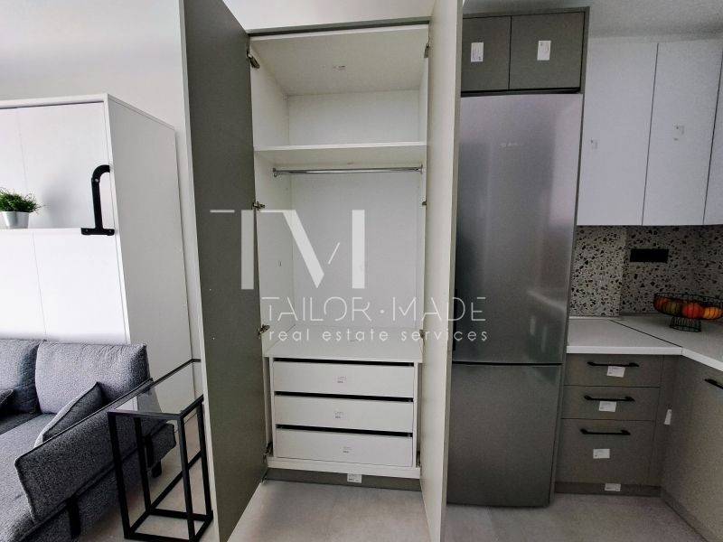 Σαλοκουζίνα,Ντουλάπα