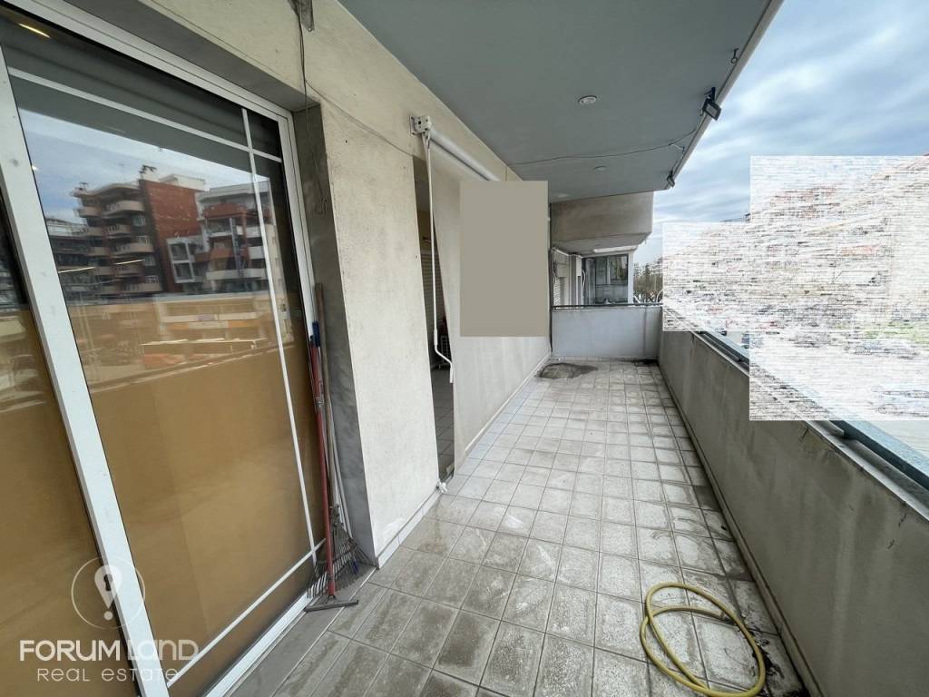 Forumland Real Estate, Μπαλκόνι