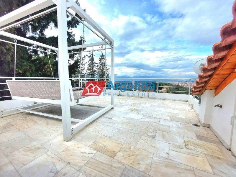 Θέα από μπαλκόνι