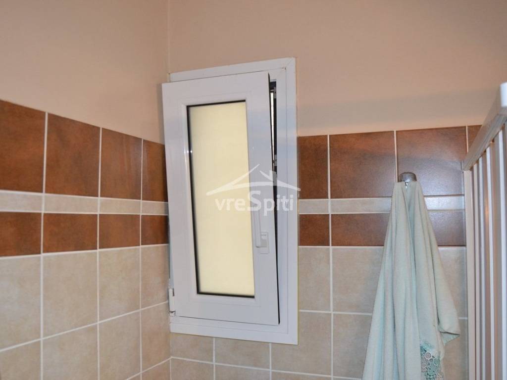 ΠΑΡΑΘΥΡΟ ΛΟΥΤΡΟΥ