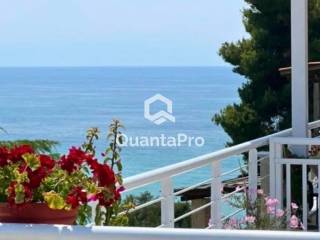 Θέα από μπαλκόνι