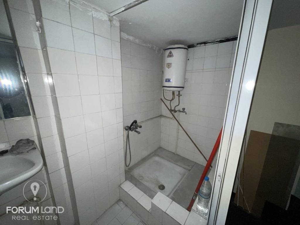 Forumland Real Estate, Μπάνιο