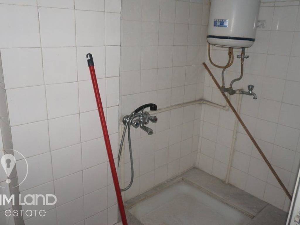 Forumland Real Estate, Μπάνιο