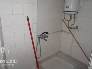 Forumland Real Estate, Μπάνιο