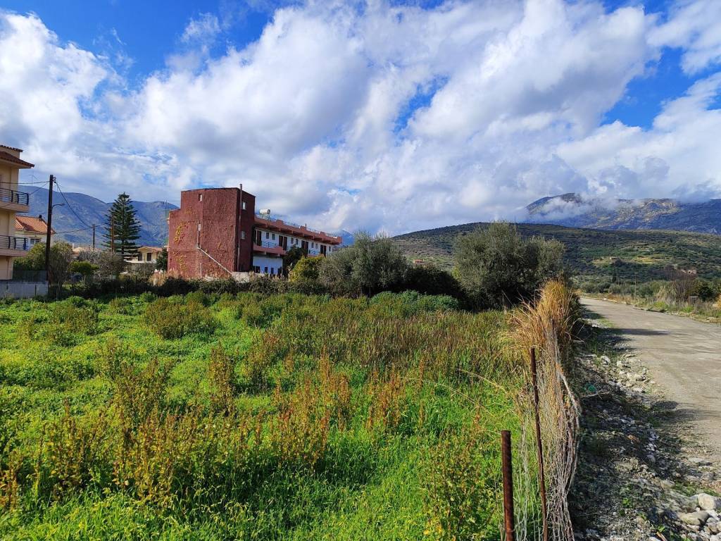 E PERIOCHE ECHEI KALO KLIMA