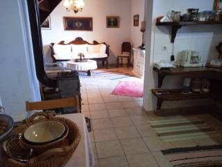 ΣΑΛΟΝΙ-ΚΟΥΖΙΝΑ