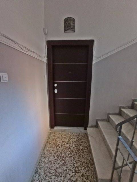 εισοδος διαμερισματος