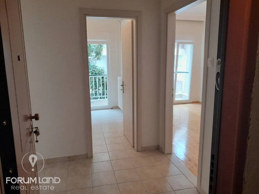 Forumland Real Estate, Χωλ