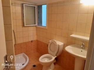 Forumland Real Estate, Μπάνιο