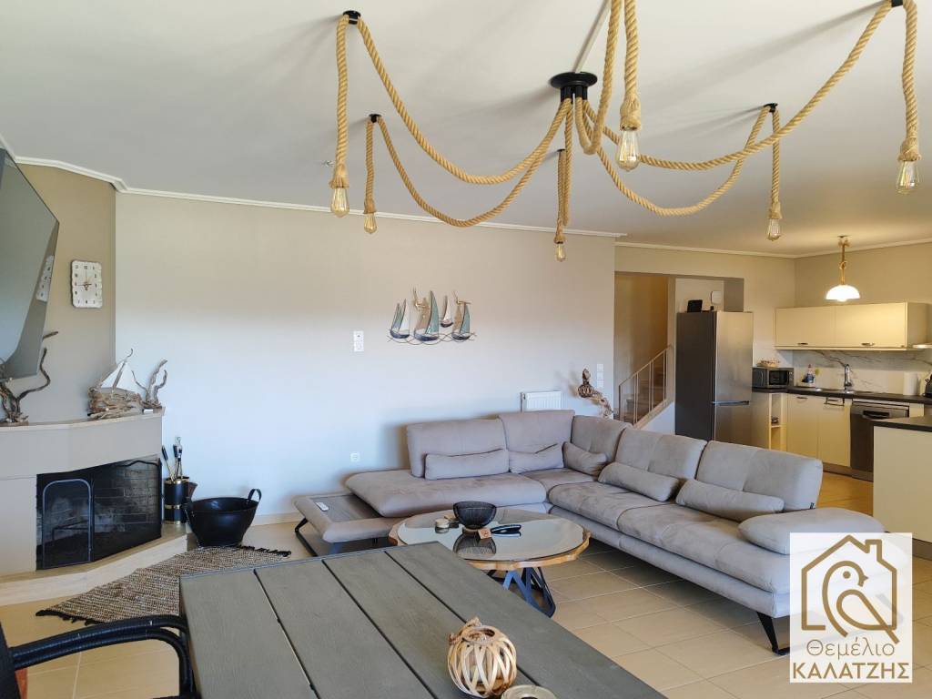 ENIAIO KATHISTIKO ME KOYZINA-TRAPEZARIA