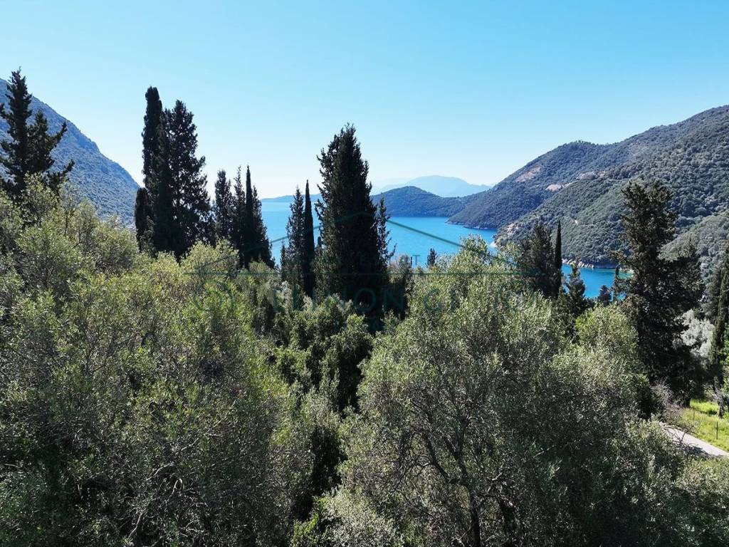 E omorphe thea apo to agrotemachio