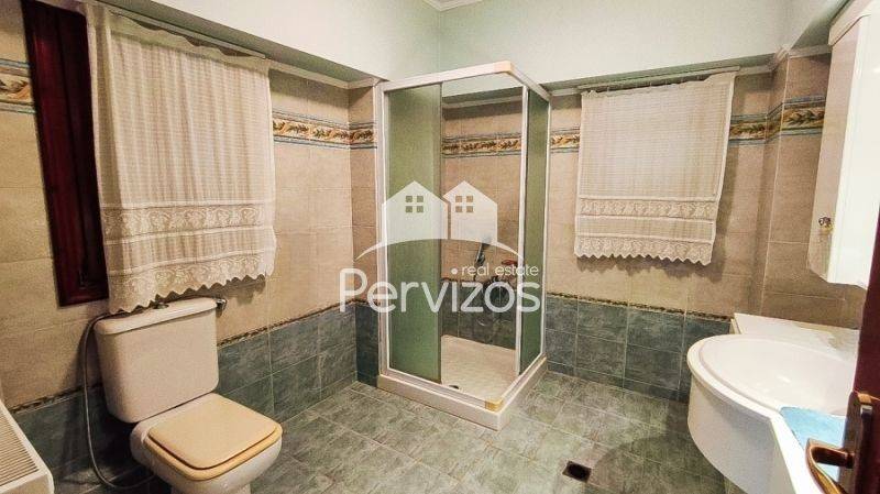 Μπάνιο,Ισόγειο