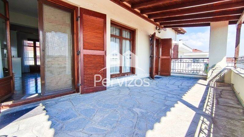 Μπαλκόνι,Όροφος