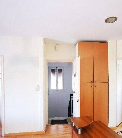 Είσοδος από εσωτερική σκάλα