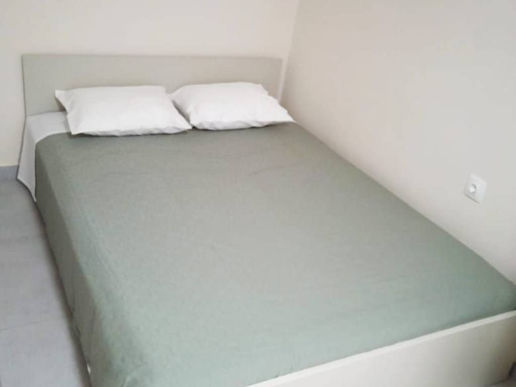 Επιπλωμένο studio στην Πλατεία Αττικής