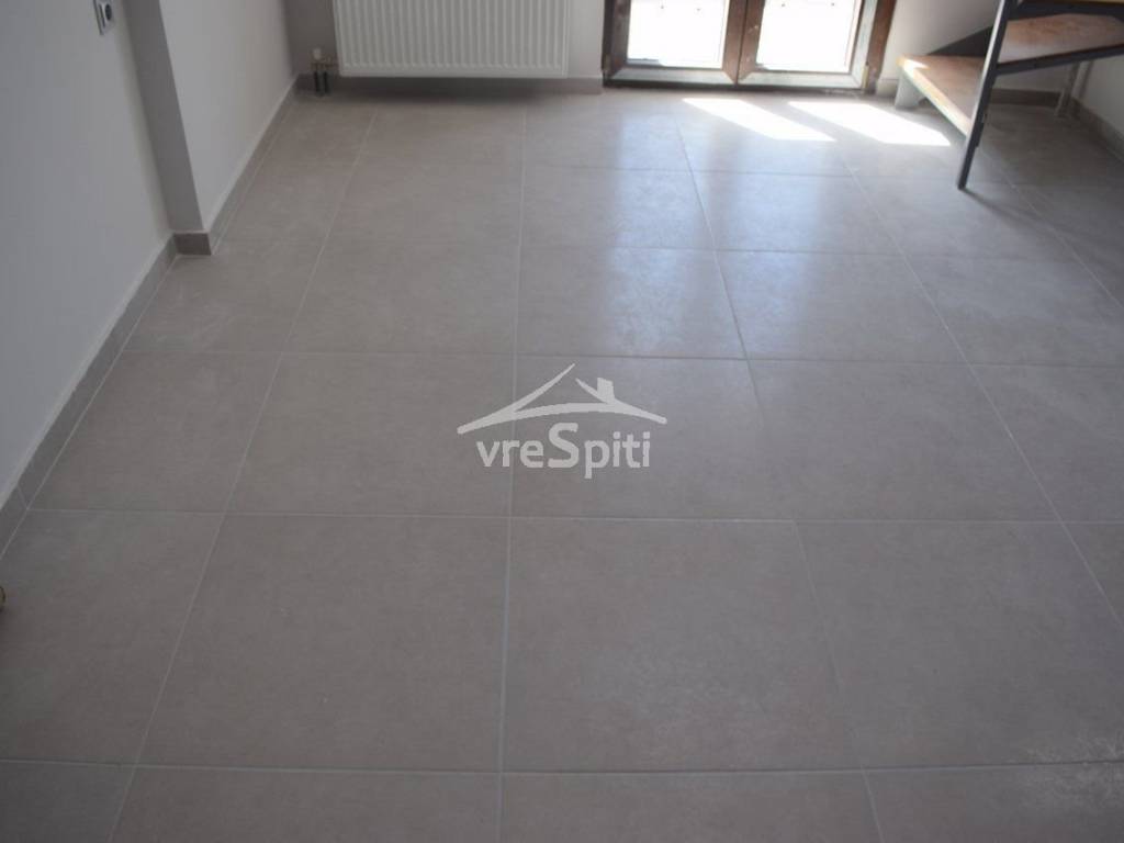 ΕΣΩΤΕΡΙΚΟΣ ΧΩΡΟΣ ΔΙΑΜΕΡΙΣΜΑΤΟΣ ΣΑΛΟΝΙ - ΚΟΥΖΙΝΑ