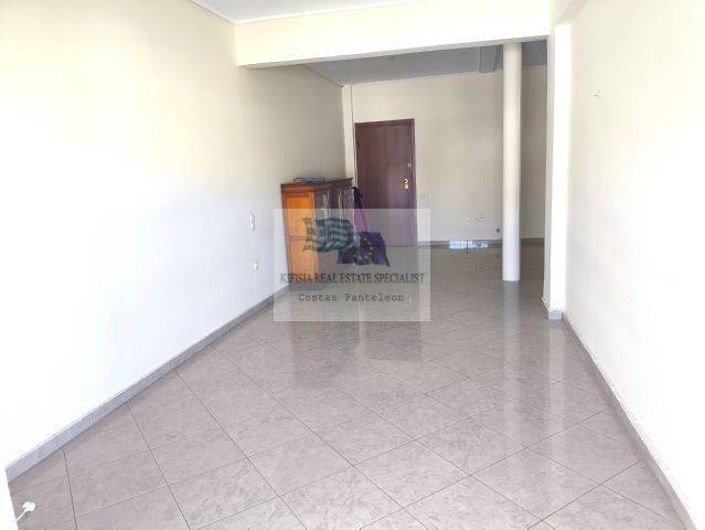 LIVING ROOM - ENTRANCE