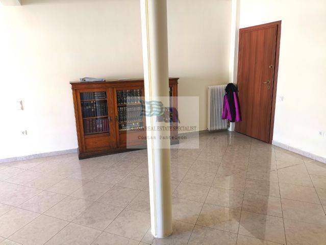 LIVING ROOM - ENTRANCE