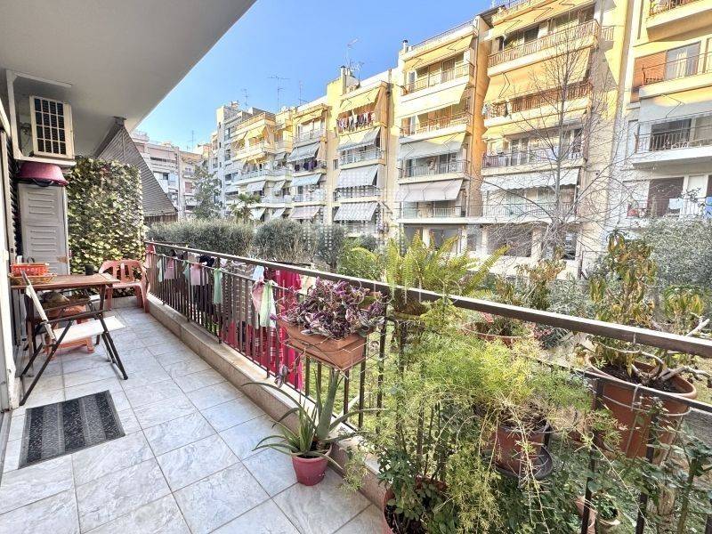 Θέα από μπαλκόνι