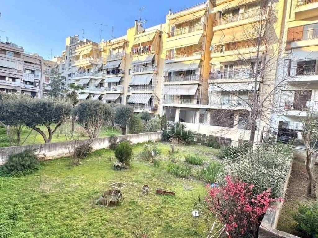 Θέα από μπαλκόνι