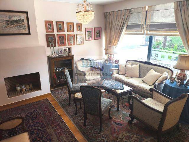 LIVING ROOM WITH FIREPLACE