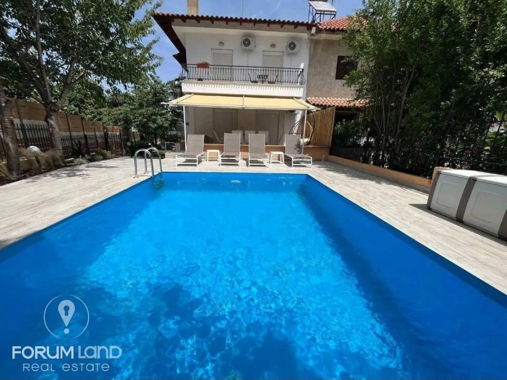 Forumland Real Estate, Villa with private pool