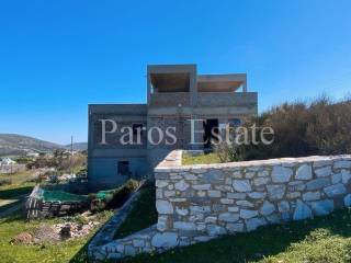 Οικόπεδο με κτίσμα στα μπετά