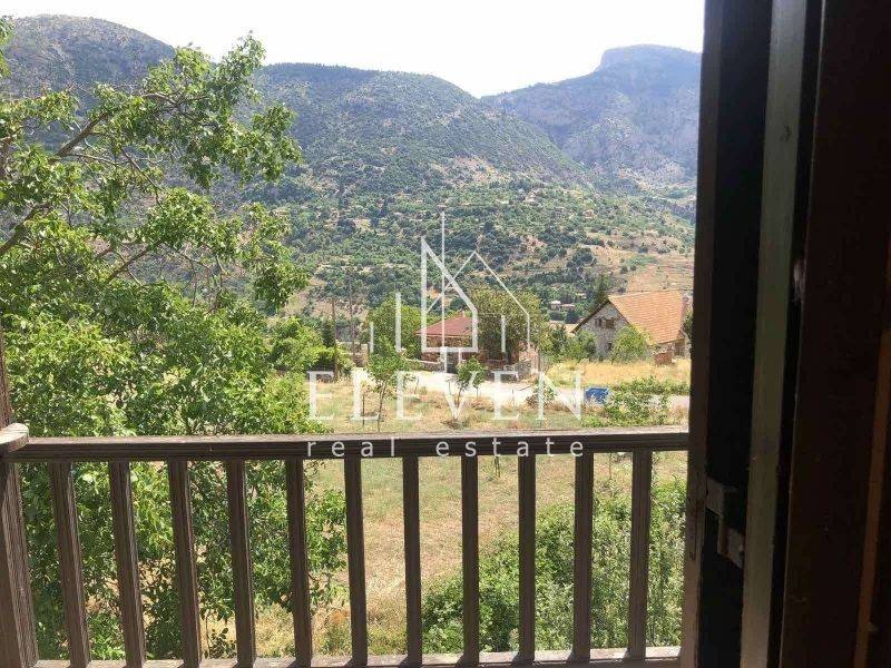 Θέα από μπαλκόνι