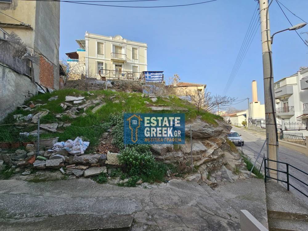 ΑΠΟΚΛΕΙΣΤΙΚΟΤΗΤΑ ★ ΔΙΝΕΤΑΙ ΚΑΙ ΓΙΑ ΑΝΤΙΠΑΡΟΧΗ ★ ΚΤΙΖΕΙ 245 τ.μ. ★ Σε 2 δρόμους ★