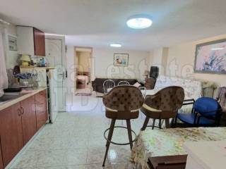 ΙΣΟΓΕΙΟ ΣΑΛΟΝΙ