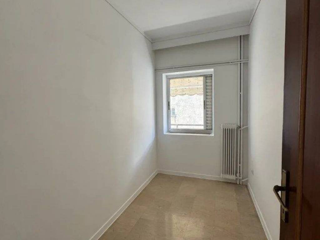 Forumland Real Estate, Βοηθητικό δωμάτιο
