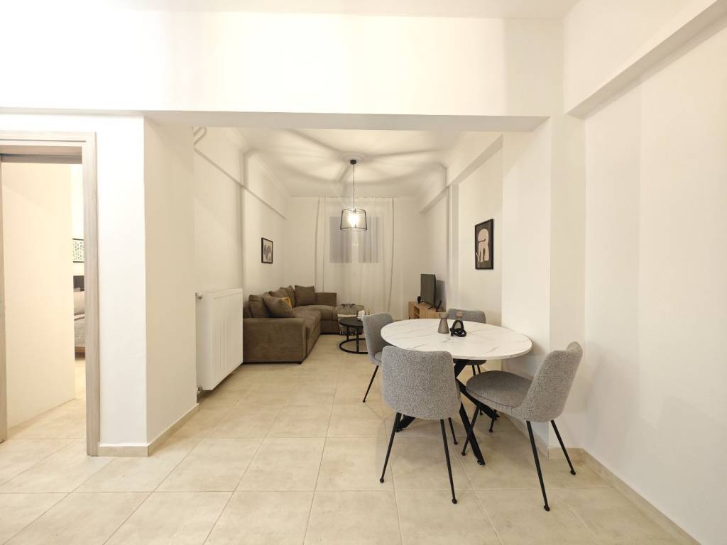 Salotrapezaria kai sto bathos to Ypnodomatio