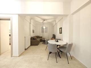 Salotrapezaria kai sto bathos to Ypnodomatio