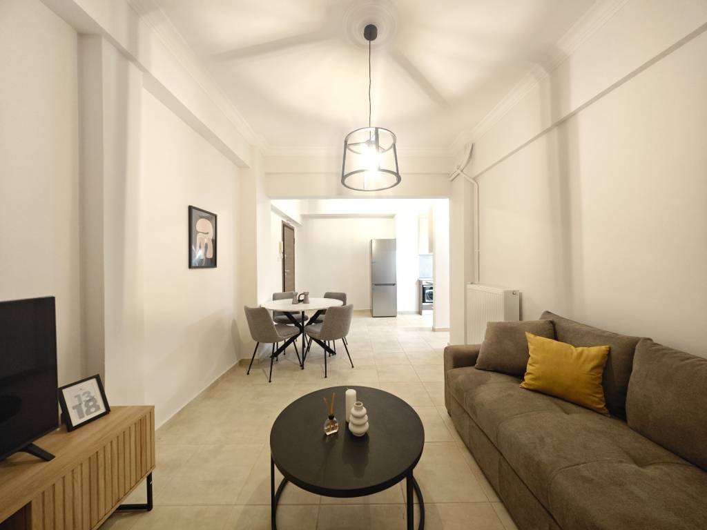 Eniaios choros Saloni-Trapezaria-Koyzina