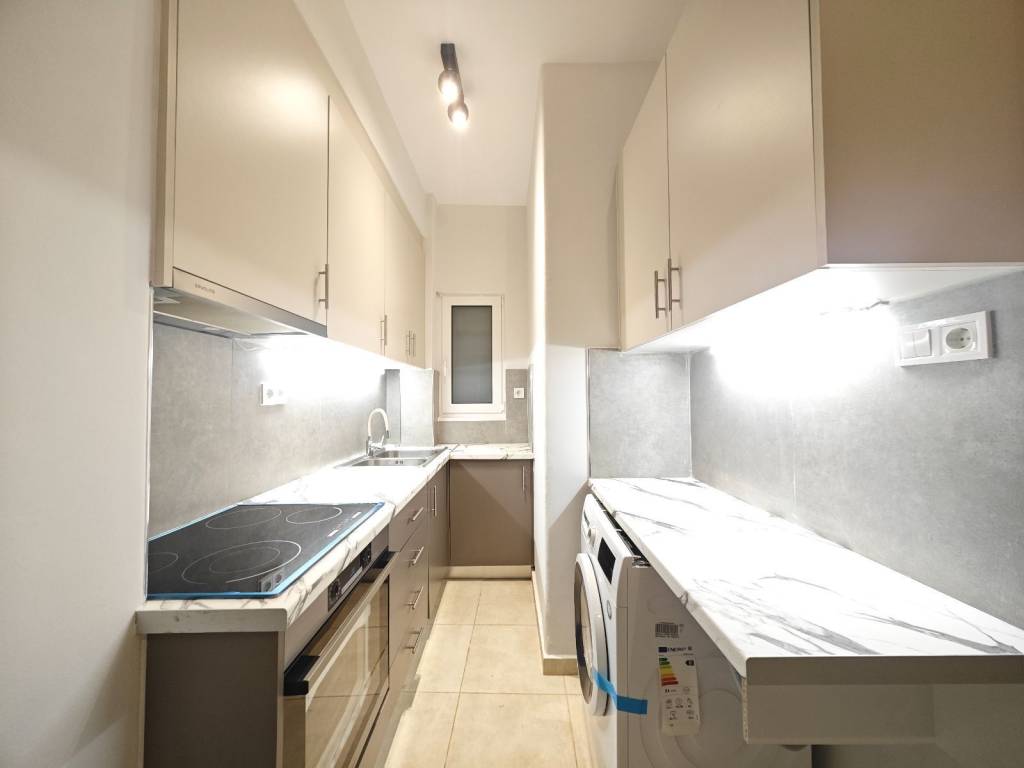 Anakainismene koyzina me olokainoyries elektrikes syskeyes