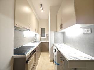 Anakainismene koyzina me olokainoyries elektrikes syskeyes