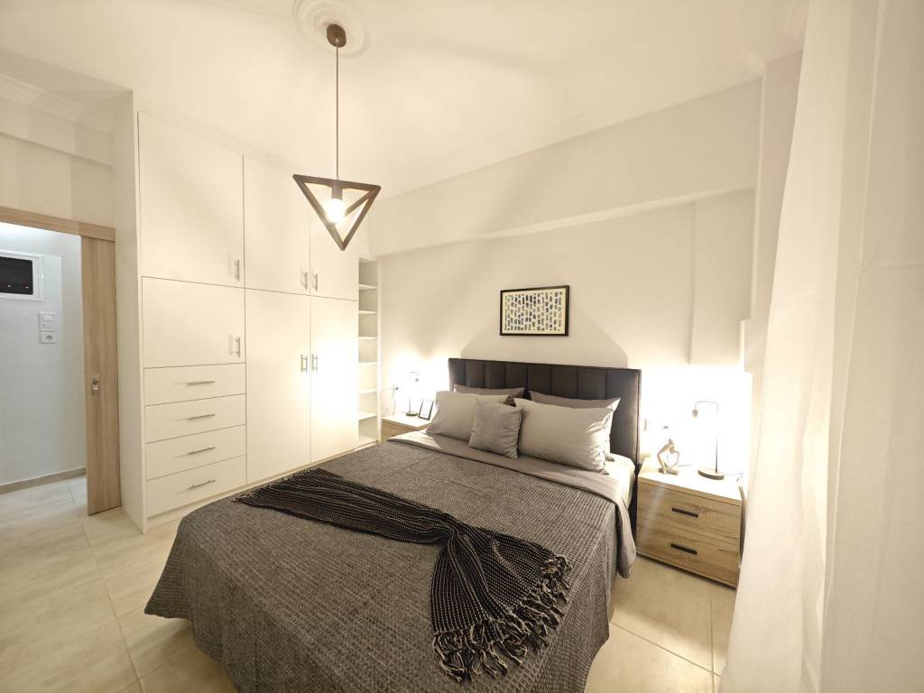 Ypnodomatio me olokainoyria / achresimopoieta epipla