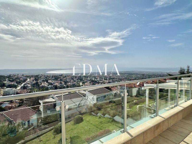 Θέα από μπαλκόνι