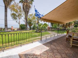 Μπροστινή βεράντα με θέα τη θάλασσα