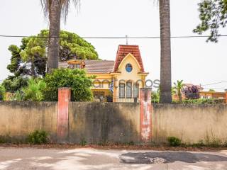 Εξωτερική άποψη οικίας από τον δρόμο