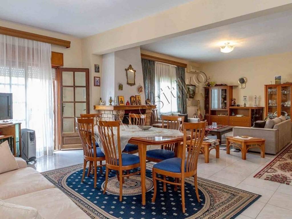 Σαλοκουζίνα